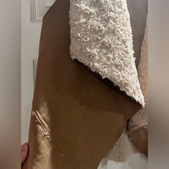 Favlux Vest Open Front - Picture 4 of 5